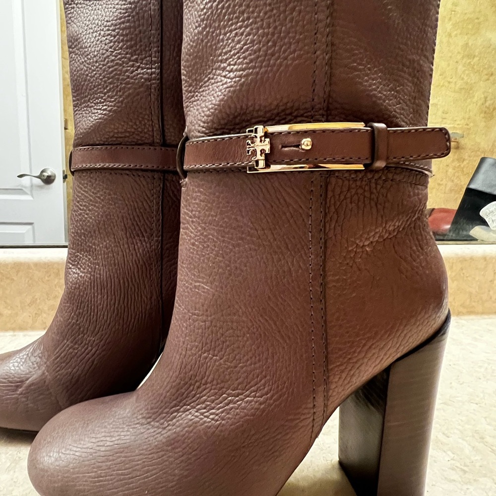 NEW TORY BURCH DARK BROWN TALL LEATHER BOOT 8.5 No Box